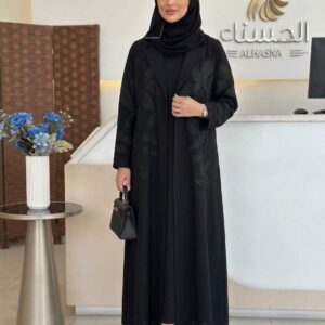 عباية مطرزة