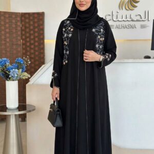 عباية مطرزة